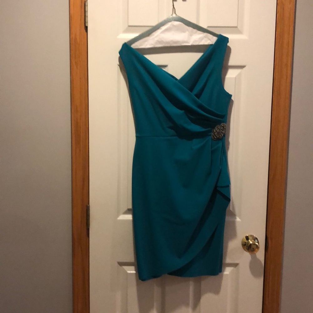 Alex Evening Embellished Ruched Sheath dress